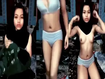 Bokep Jilbab Ukhti Bugil Colmek Di Kamar Mandi poster