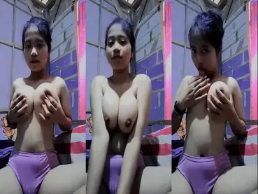 Gadis Muda Cantik Pamer Aset Payudara Mulus poster