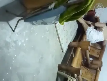 Wikwik Liar di Kursi Bambu Halaman poster